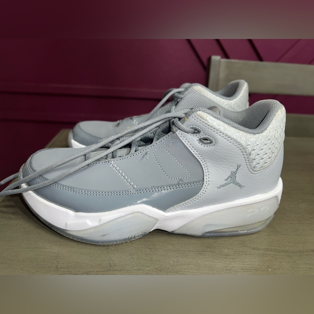 Basketball Air Jordans - Size 5.5
